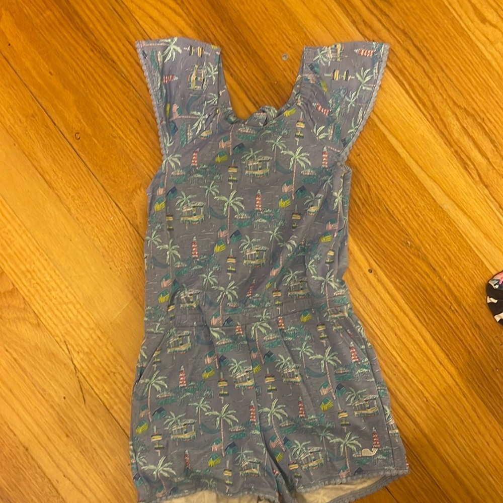 Vineyard Vines Girls Romper size s (7-8)